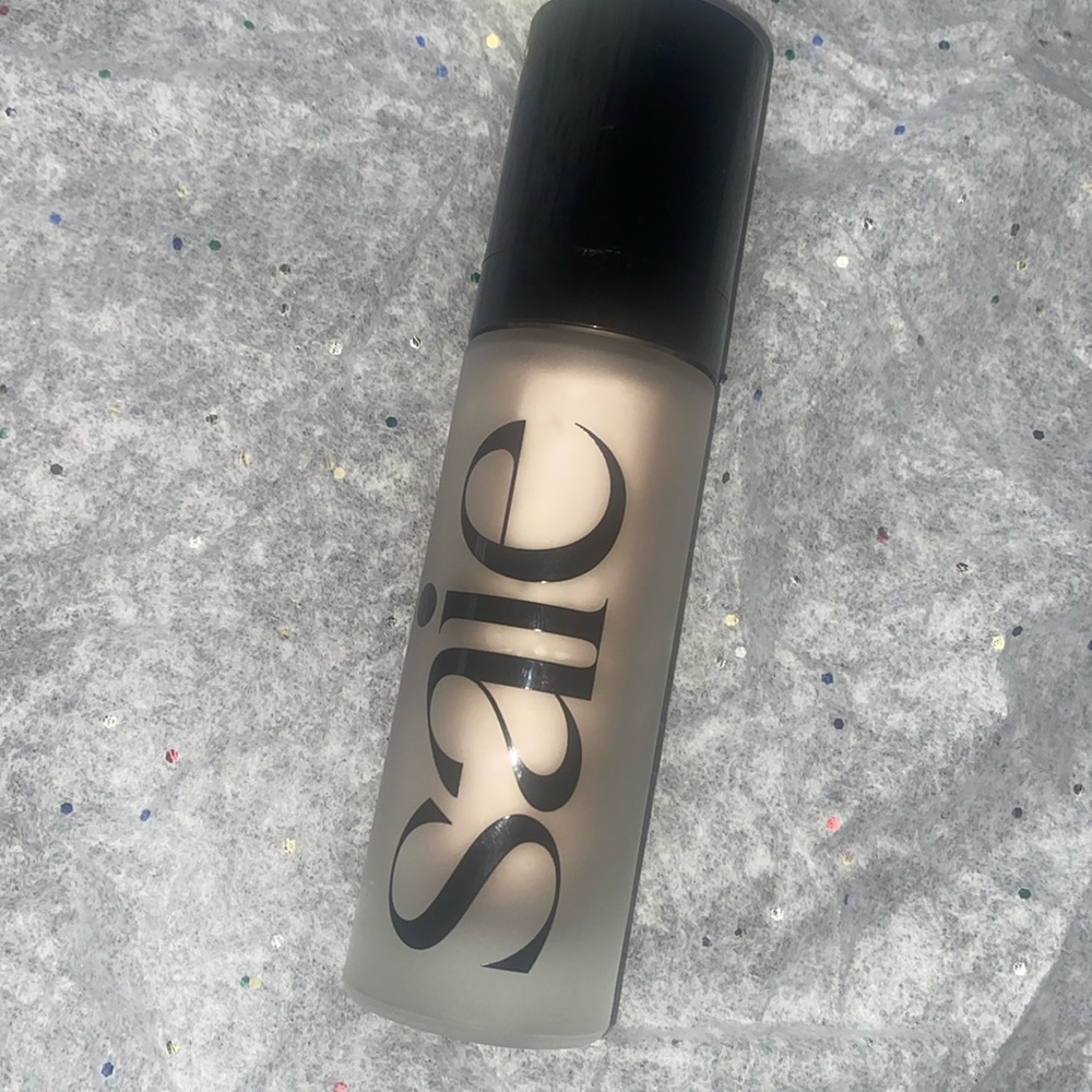 Saie: Glowy super gel lightweight Dewy multipurpose illuminator